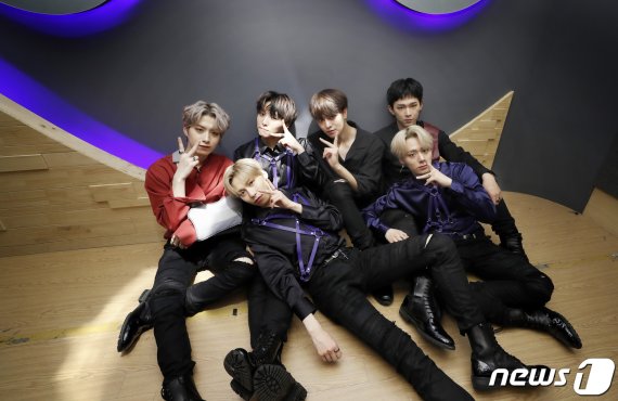 서울 장안동 RBW 사옥. 아이돌그룹 원어스(ONEUS) 시온(왼쪽부터), 건희, 서호, 레이븐, 환웅, 이도 딥풀이. © News1 권현진 기자