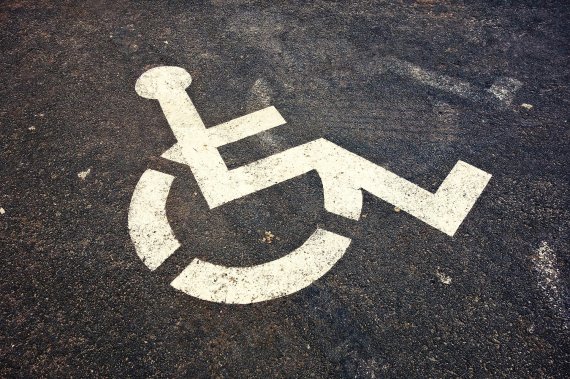 [헉스] 장애인 주차구역 위반 신고하면 당신을 장애인으로 만들겠다