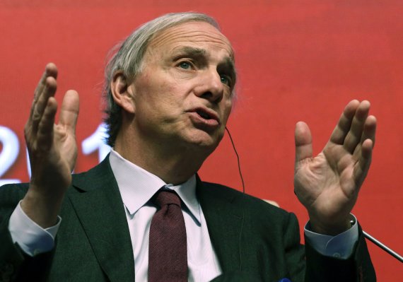 FILE - In this March 23, 2019 file photo, Bridgewater Associates Chairman Ray Dalio speaks during the Economic Summit held for the China Development Forum in Beijing, China. (AP Photo/Ng Han Guan, File) /뉴시스/AP /사진=