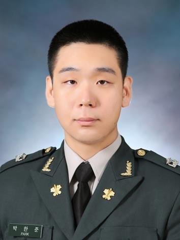병사, 전문하사, 단기하사, 장교까지 네 번의 신분 전환을 한 박한준 소위. / 사진=육군 제공