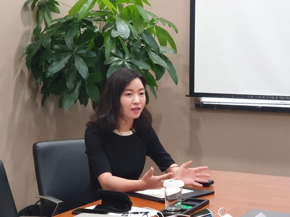 지난 6월 28일 허이화 로스웰 한국사무소 대표가 향후 IoV 사업 목표에 대해 설명하고 있다.