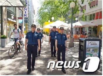 크로아티아에 대뜸 한국 경찰 등장? 길거리 활보하며..