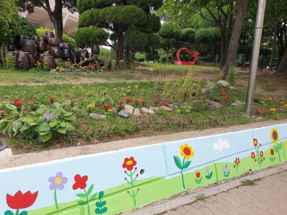 안양종합운동장 담장벽화. 사진제공=안양시