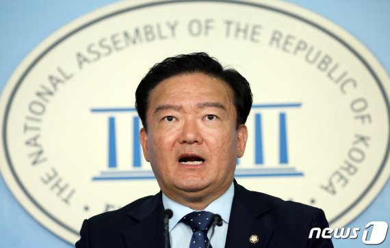 민경욱 자유한국당 대변인. 2019.6.11/뉴스1 © News1 김명섭 기자