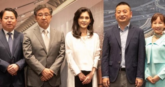 이부진 호텔신라 사장(가운데)이 지난 8일 서울신라호텔에서 중국 최대 온라인 여행사인 씨트립의 량찌엔장 명예회장(오른쪽 두번째)과 파트너십 협약을 체결하고 있다. 호텔신라 제공