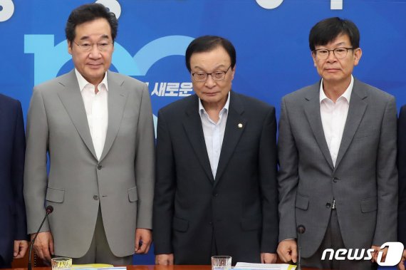 이낙연 국무총리(왼쪽부터), 이해찬 더불어민주당 대표, 김상조 정책실장. © News1 임세영 기자