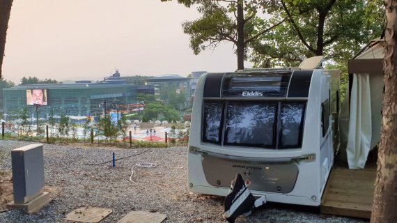 ‘낮엔 온천욕, 밤엔 산림욕’ 숲 속의 노천온천, 이천 테르메덴