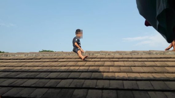 포경수술 받기 싫어요.. 병원 지붕 위로 도망친 5세 소년