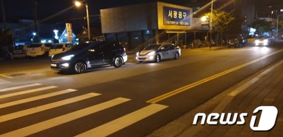 충남 서천경찰서 소속 경찰관이 순찰차를 이용해 대리운전을 했다는 의혹이 제기됐다. 사진은 대리운전 하고 있는 차량모습. (사진제공=독자) /© 뉴스1