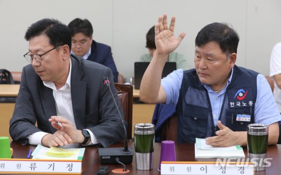 한국노총, 최저임금委 노동자 위원도 사퇴…"내용·절차상 하자"