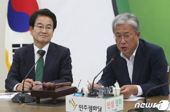 민주평화당의 정동영 대표와 유성엽 원내대표 © News1 임세영 기자