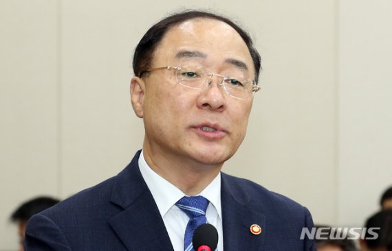 홍남기 "日 수출규제 진전되면, 韓성장률 전망치에 영향"
