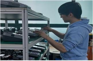 2014년 산업기능요원으로 ㈜송우전자에 입사해 복무만료 후에도 계속 근무 중인 심형섭 씨.