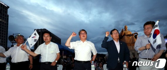 지지율 높아진 우리공화당.. 한국당 '보수대통합' 논의 이끄나
