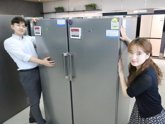 롯데하이마트가 23일 단독 운영하는 터키 브랜드 베코(beko)의 ‘셀렉티드 패키지 냉장고’’를 론칭했다. ’셀렉티드 패키지 냉장고’는 조합형 제품이다.