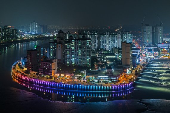 시흥 월곶해안로 밤풍경. 사진제공=시흥시
