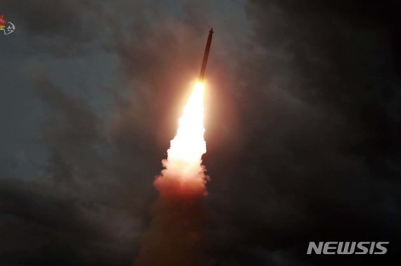北, 이달만 네번째 '신무기 발사시험'...이번엔 대구경 조종방사포?