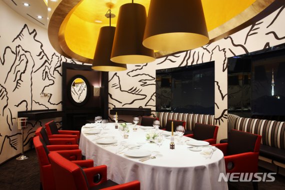 【서울=뉴시스】롯데호텔서울 프렌치 레스토랑 '피에르 가니에르 서울'