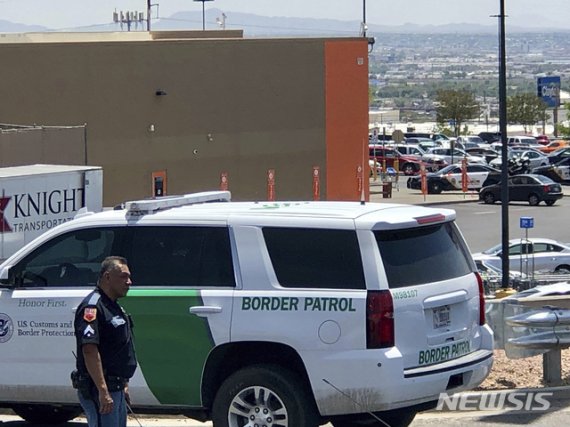 【엘패소(미 텍사스주)=AP/뉴시스】미국 텍사스주 엘패소의 쇼핑몰에서 3일(현지시간) 총격 사건이 발생, 20명이 사망하고 26명이 부상했다. 2019.8.4 /사진=뉴시스