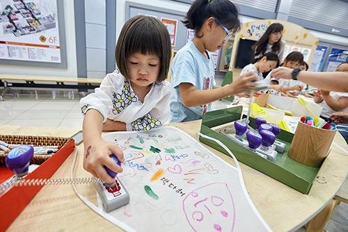 아이도 어른도 빠져드는 이색 '문화 바캉스' 인기짱