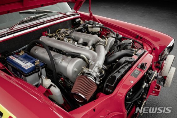 【서울=뉴시스】메르세데스 벤츠 300SEL 6.3 AMG의 차량 내부. 사진제공=케이옥션