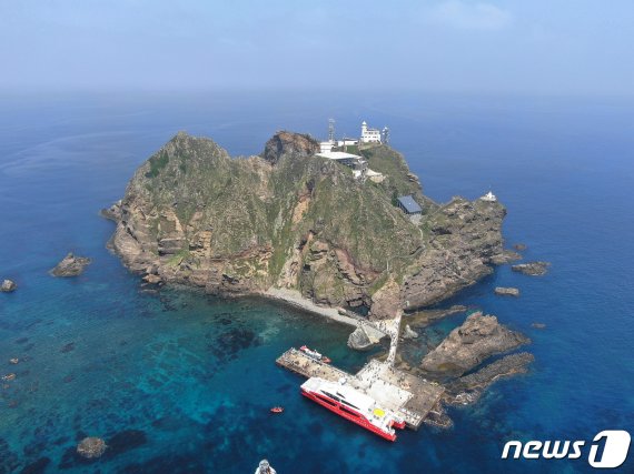 4일 오후 경상북도 울릉군 독도가 아름다운 절경을 보이고 있다. 2019.7.4/뉴스 © News1 박세연 기자