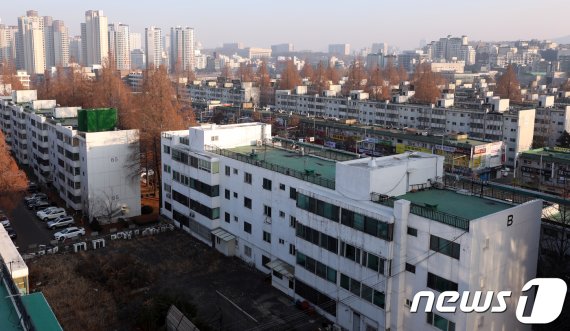 서울 강남권의 재건축 단지의 모습. © News1 구윤성 기자