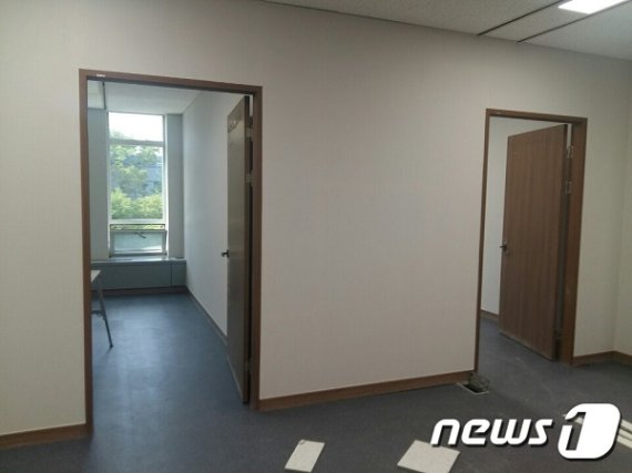 대전 서구의회가 7억여원의 예산을 들여 20명 전체의원에게 1인1실 사무실을 제공해 논란이 일고 있다.© 뉴스1