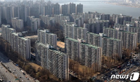 서울의 한 재건축 아파트 모습.(자료사진)© News1 민경석 기자
