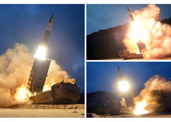 북한 김정은 국무위원장이 지난 10일 "새 무기 시험사격을 지도했다"고 11일 노동신문이 보도했다.(노동신문)