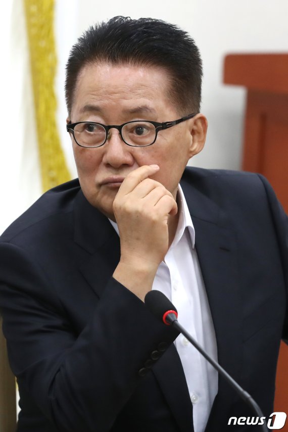 박지원, 조국 의혹에 "일일이 의혹에 대해 응대를 했다가.."