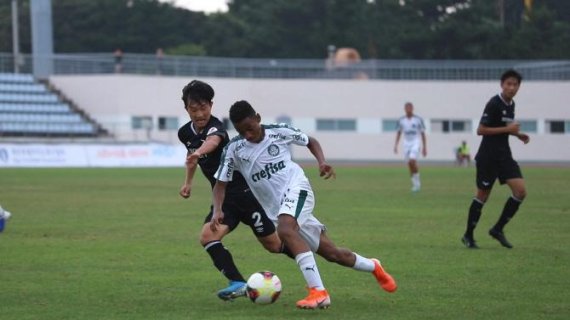 18일 오후 서귀포시 강창학경기장에서 열린 SE팔메이라스 대 성남FC의 결승전. [사진=HM스포츠 제공]