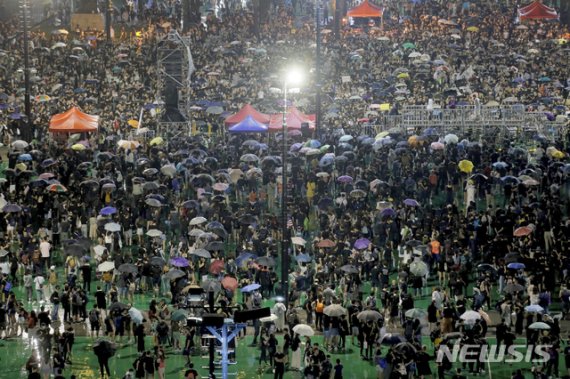 트위터·페북, 홍콩 시위 허위 정보 퍼트린 中계정 대거 삭제