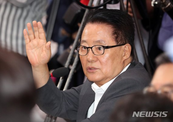 박지원 "조국 결정적 한 방 없어…청문회 빨리 열고 해명해야"