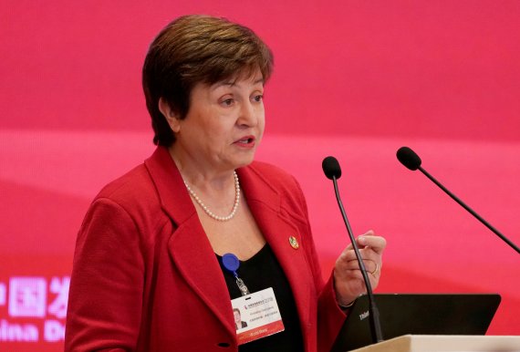 FILE PHOTO: World Bank Chief Executive Officer Kristalina Georgieva speaks at the annual session of China Development Forum (CDF) 2018 at the Diaoyutai State Guesthouse in Beijing, China March 25, 2018. REUTERS/Jason Lee/File Photo /REUTERS/뉴스1 /사진=