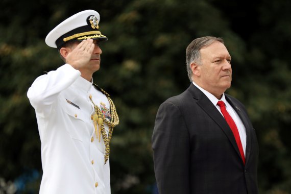 U.S. Secretary of State Mike Pompeo takes part in wreath laying ceremony at the National War Memorial in Ottawa, Ontario, Canada, August 22, 2019. REUTERS/Chris Wattie /REUTERS/뉴스1 /사진=