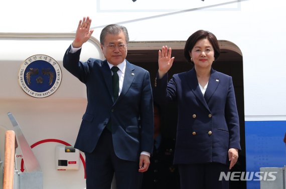 文대통령, 태국·미얀마·라오스 '순방길'..."신(新)남방정책 박차"