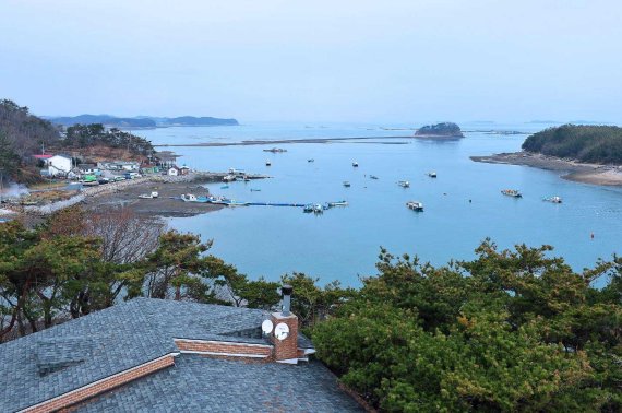 충남 태안 대야도마을은 바다 전망을 바라보며 여유롭게 산책할 수 있다.