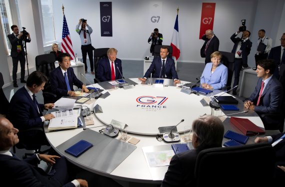 지난해 8월 프랑스에서 열린 G7정상회의 모습. AP뉴시스