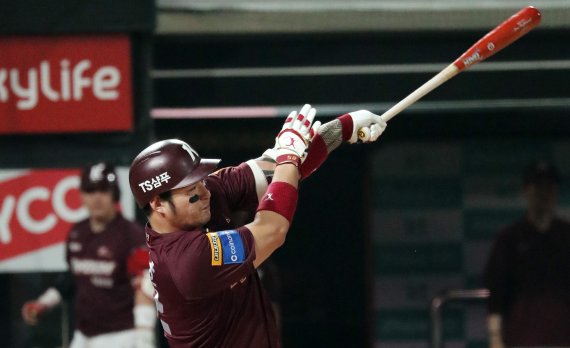박병호 ‘몰아치기’… 홈런왕 경쟁 치고 나갔다[성일만 야구선임기자의 핀치히터]