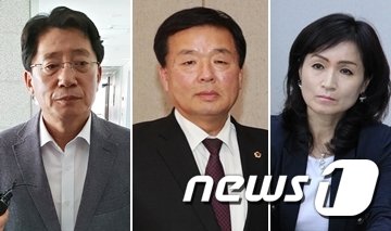 충북도의회 임기중 전 의원과 박병진, 하유정 의원.© 뉴스1