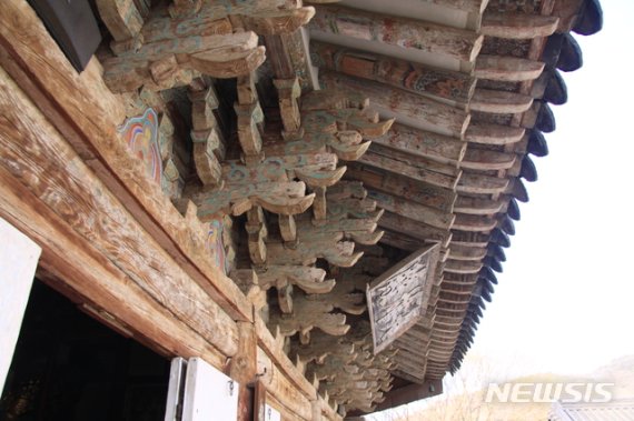 보물 제2036호 안성 칠장사 대웅전 공포부