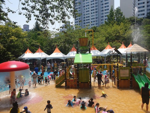 군포시 능앙공원 물놀이터. 사진제공=군포시