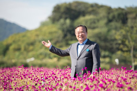 이성호 양주시장 ‘2019 양주 천만송이 천일홍 축제’ 관람객 초대. 사진제공=양주시