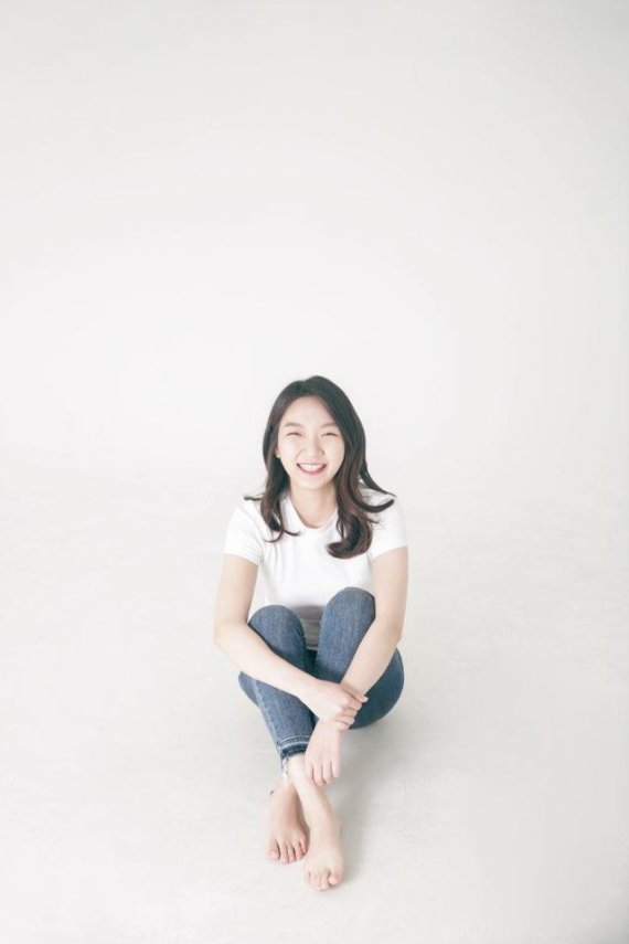 연극 '게스트하우스'에서 미혼모 싱어송라이터 '효은' 역할을 맡은 배우 정수현