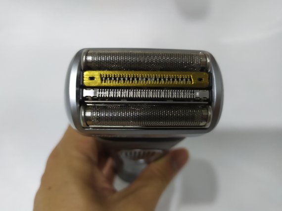 브라운 ‘뉴 시리즈 9’ 써보니.. 자극 없고 배터리 끝판왕