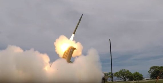 미사일방어국(MDA)은 지난달 30일(현지시간) 오전 태평양 마셜제도 인근에서 MRBA를 가상한 표적을 요격한 실험을 실시했다면서 영상을 공개했다.(영상 캡처)