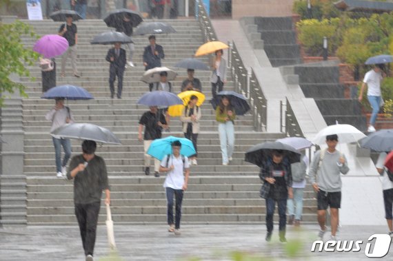 4~6일 가을장마…몸집 키우는 태풍 '링링' 7일 상륙