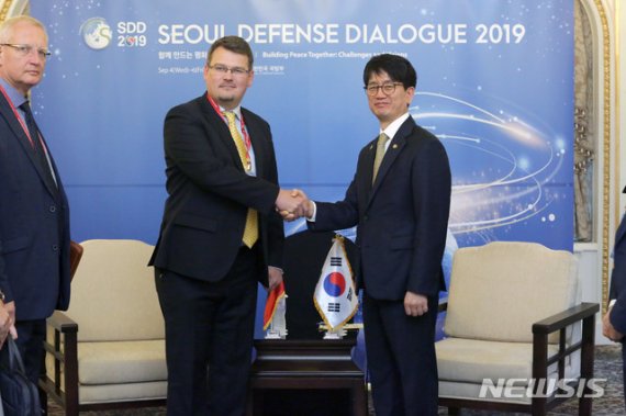 韓-슬로바키아·핀란드 국방차관회담 "한반도 비핵화 지지"