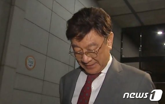 "최성해 총장, 표창장 입장 발표전 한국당 의원 만나" 의혹
